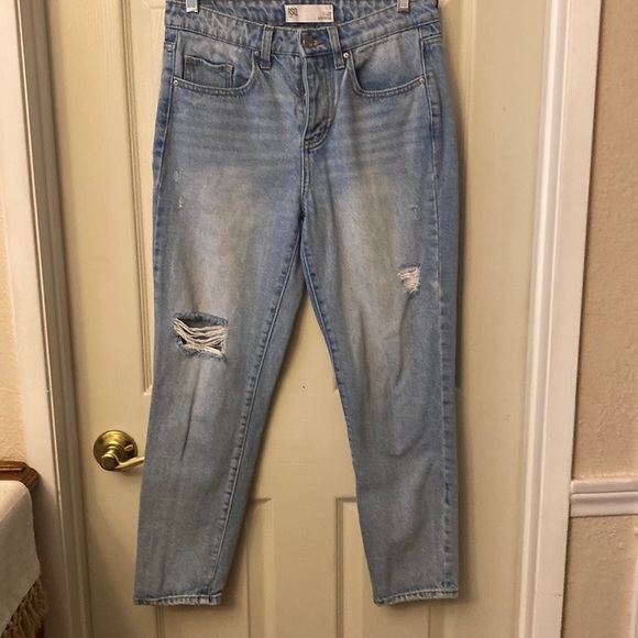 RSQ women’s distressed boyfriend jeans size 25. - Picture 1 of 10